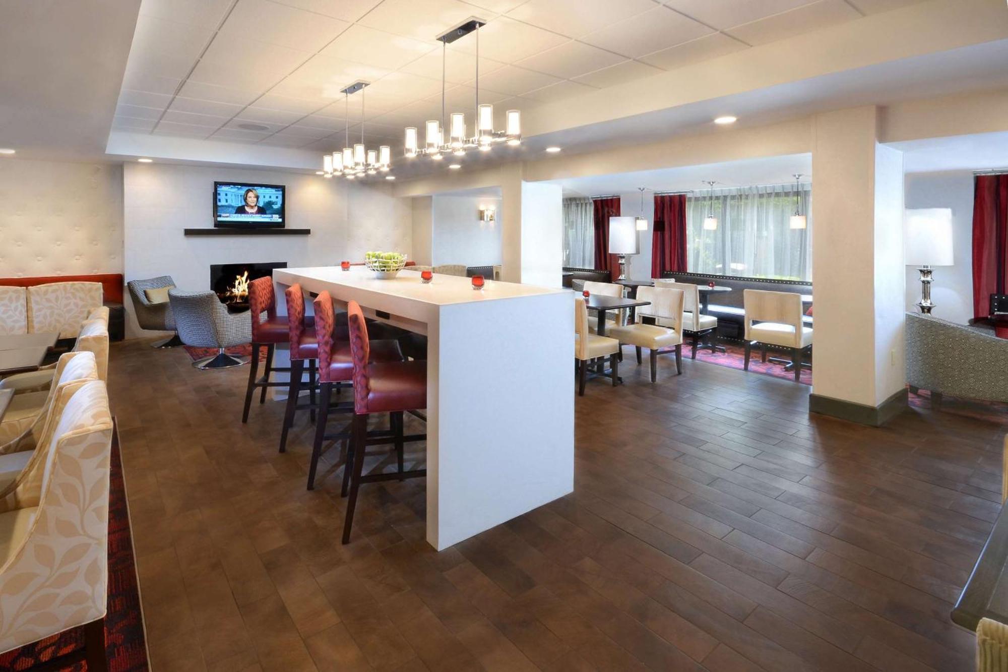 Hampton Inn Raleigh Capital Blvd North Екстер'єр фото
