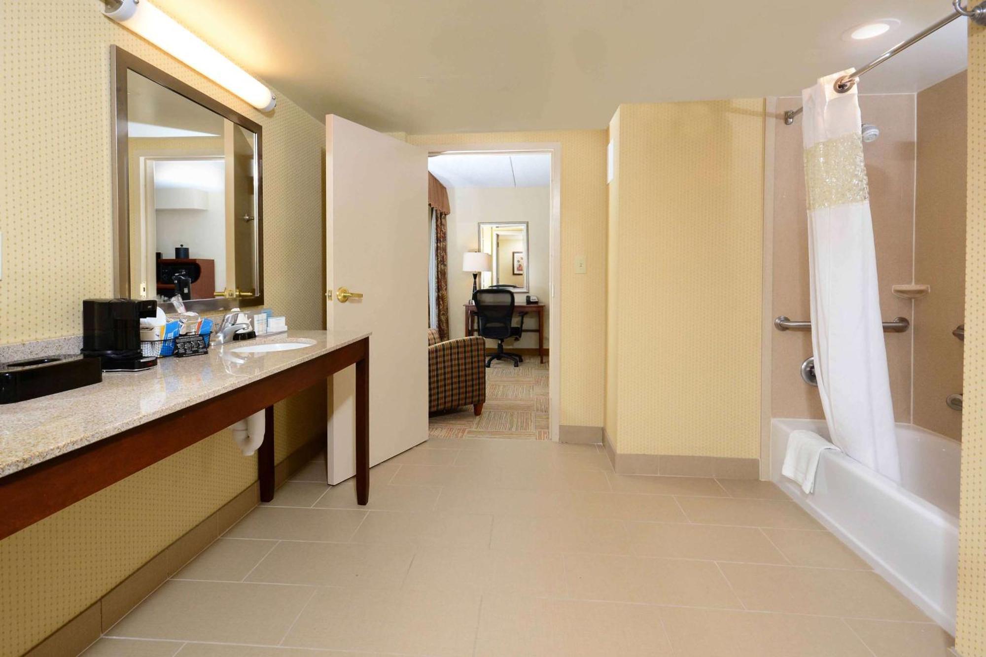 Hampton Inn Raleigh Capital Blvd North Екстер'єр фото